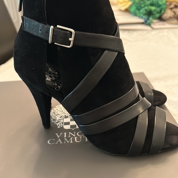 Vince Camuto 8.5 VC-Achika black suede with leather trim dress shoes. - Picture 8 of 9